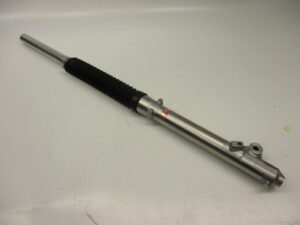 Voorvork links met zwarte rubber 31mm Honda MTX50R, MTX80R NOS