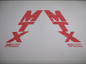 Stickerset tank - "MTXRII" Rood - model '87-'92, NH138 Shasta White