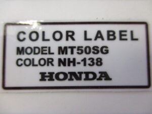 Sticker kleurlabel - Kleur: NH138 Shasta White - model '86-'87