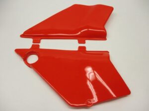 Zijkappenset - Kleur: Fighting Red (R134)