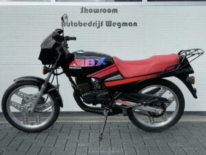 Honda MBX50 regenboog